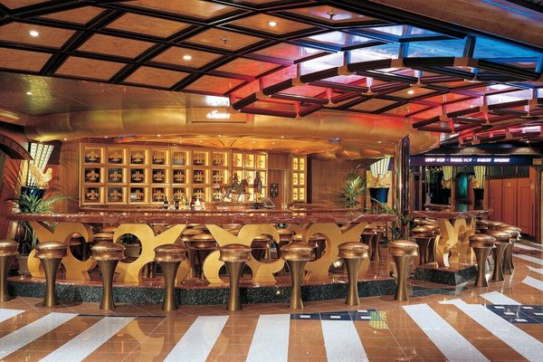 Carnival Valor