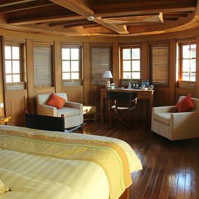 Come aboard the Kalay Pandaw and discover one of 3 cabin categories on a total of 2 decks that can accommodate 10 passengers. Choose your dream cabin and feel at home on board the Kalay Pandaw !
