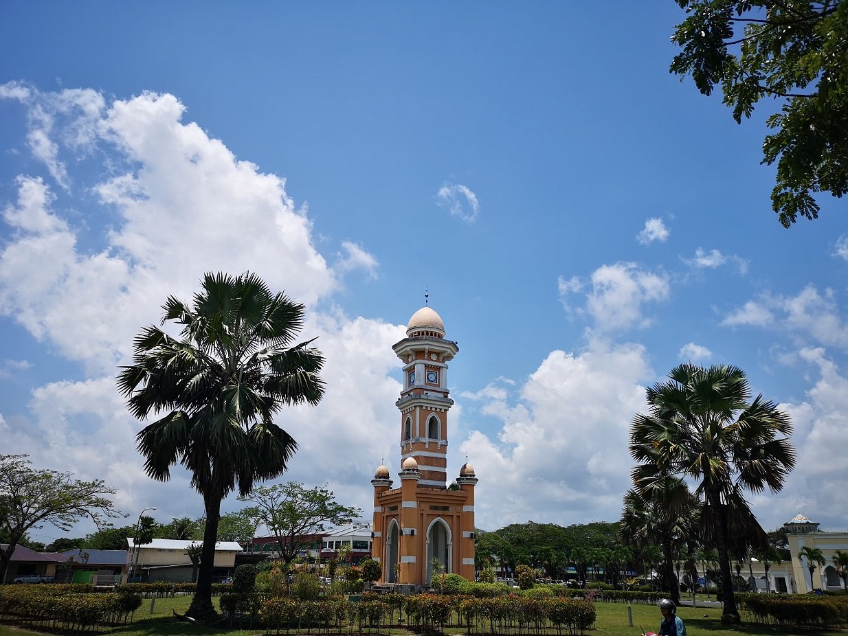 The Ultimate Malaysian Experience, Borneo & Hong Kong Stays with Luxury All Included Vietnam & Thailand Cruise