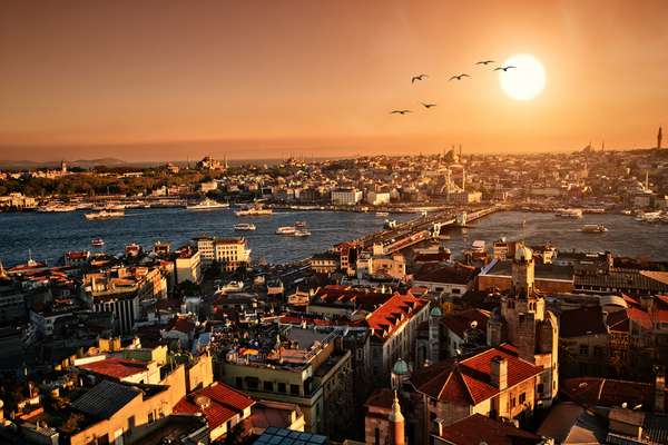 Стамбул - Афины (Пирей) на Azamara Onward