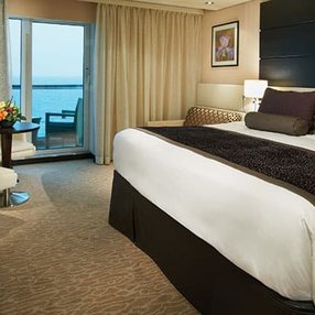 Come aboard the Norwegian Breakaway and discover one of 81 cabin categories on a total of 14 decks that can accommodate 3959 passengers. Choose your dream cabin and feel at home on board the Norwegian Breakaway!