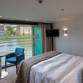 Come aboard the Avalon View and discover one of 4 cabin categories on a total of 2 decks that can accommodate passengers. Choose your dream cabin and feel at home on board the Avalon View!