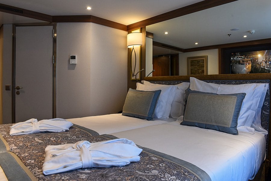 2-Bett Oberdeck mit absenkbarer Panoramafront (Kat. OG): 