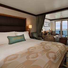 Kommen Sie an Bord der Disney Wonder und entdecken Sie eine der 30 Kabinenkategorien auf insgesamt 11 Decks die für 2700 Passagiere Platz bieten. Wählen Sie Ihre Traumkabine und fühlen Sie sich auf Ihrer Kreuzfahrt an Bord der Disney Wonder wie Zuhause!