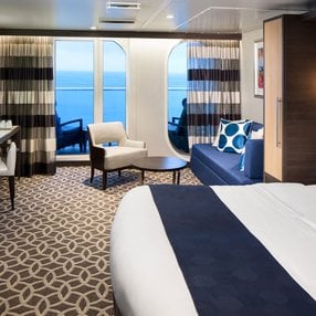 Kommen Sie an Bord der Anthem of the Seas und entdecken Sie eine der 245 Kabinenkategorien auf insgesamt 14 Decks die für 4905 Passagiere Platz bieten. Wählen Sie Ihre Traumkabine und fühlen Sie sich auf Ihrer Kreuzfahrt an Bord der Anthem of the Seas wie Zuhause!