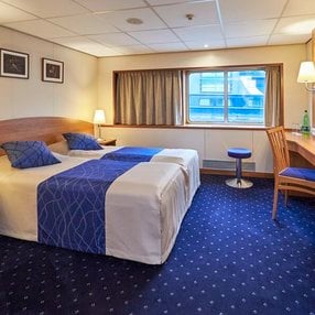 Kommen Sie an Bord der undefined und entdecken Sie eine der 16 Kabinenkategorien auf insgesamt 3 Decks die für 157 Passagiere Platz bieten. Wählen Sie Ihre Traumkabine und fühlen Sie sich auf Ihrer Kreuzfahrt an Bord der undefined wie Zuhause!