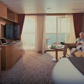 Kommen Sie an Bord der Celebrity Eclipse und entdecken Sie eine der 79 Kabinenkategorien auf insgesamt 14 Decks die für 2852 Passagiere Platz bieten. Wählen Sie Ihre Traumkabine und fühlen Sie sich auf Ihrer Kreuzfahrt an Bord der Celebrity Eclipse wie Zuhause!
