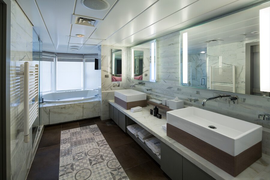 Celebrity Summit