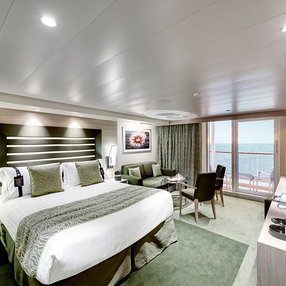 Kommen Sie an Bord der undefined und entdecken Sie eine der 85 Kabinenkategorien auf insgesamt 15 Decks die für 6334 Passagiere Platz bieten. Wählen Sie Ihre Traumkabine und fühlen Sie sich auf Ihrer Kreuzfahrt an Bord der undefined wie Zuhause!
