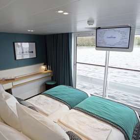 Kommen Sie an Bord der MS Elbe Princesse und entdecken Sie eine der 4 Kabinenkategorien auf insgesamt 3 Decks die für 79 Passagiere Platz bieten. Wählen Sie Ihre Traumkabine und fühlen Sie sich auf Ihrer Kreuzfahrt an Bord der MS Elbe Princesse wie Zuhause!