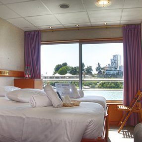 Kies jouw droomhut en voel je thuis tijdens je cruise aan boord van de undefined!