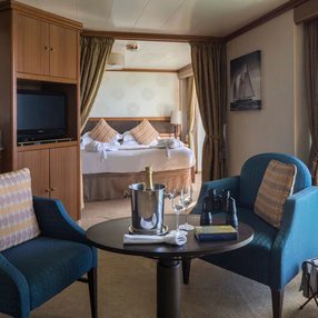 Come aboard the Azura and discover one of 41 cabin categories on a total of 15 decks that can accommodate 3100 passengers. Choose your dream cabin and feel at home on board the Azura!