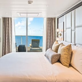 Kommen Sie an Bord der undefined und entdecken Sie eine der 117 Kabinenkategorien auf insgesamt 15 Decks die für 6988 Passagiere Platz bieten. Wählen Sie Ihre Traumkabine und fühlen Sie sich auf Ihrer Kreuzfahrt an Bord der undefined wie Zuhause!