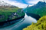 Scenic cruising Storfjorden