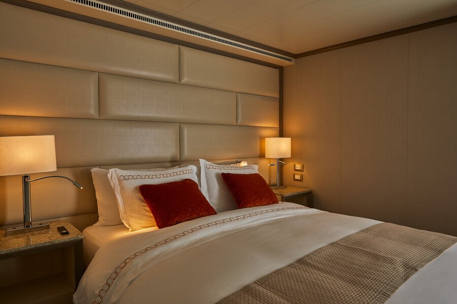 Medallion Suite (Kat. ME): 