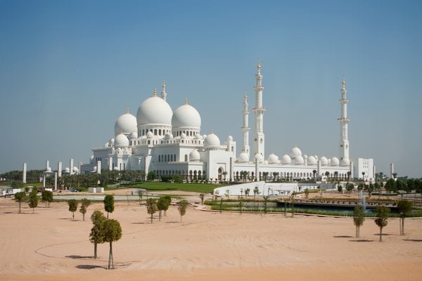 Dubai & Abu Dhabi Tour with Glittering Emirates Cruising