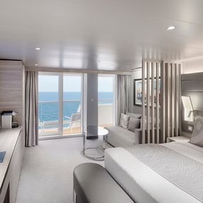 Kommen Sie an Bord der MSC World Atlantic und entdecken Sie eine der 97 Kabinenkategorien auf insgesamt 12 Decks die für 6762 Passagiere Platz bieten. Wählen Sie Ihre Traumkabine und fühlen Sie sich auf Ihrer Kreuzfahrt an Bord der MSC World Atlantic wie Zuhause!