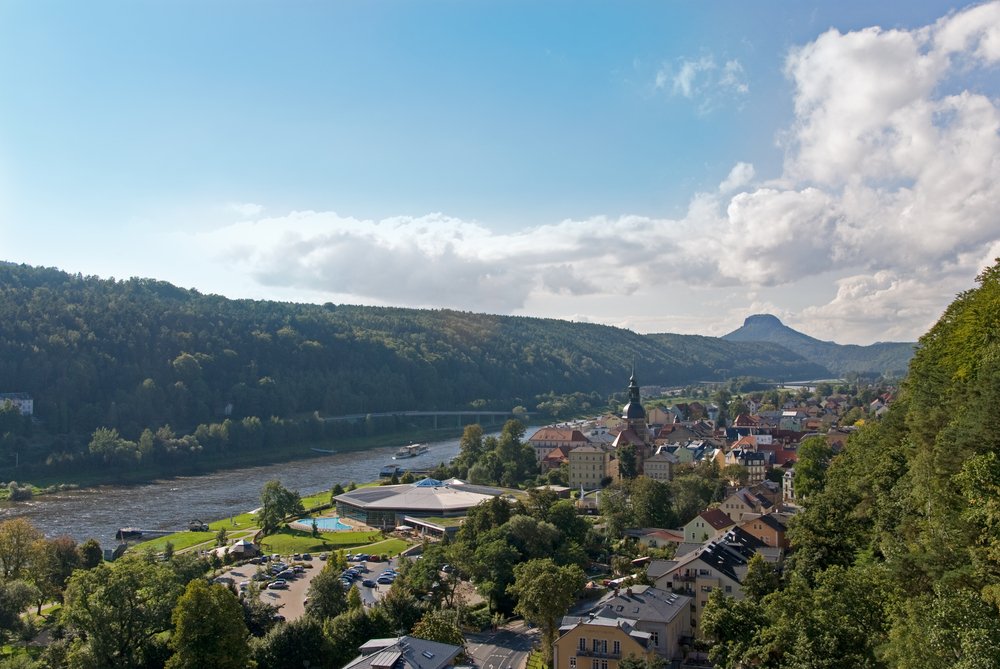 Elbe vanaf Potsdam, Duitsland met de KATHARINA VON BORA