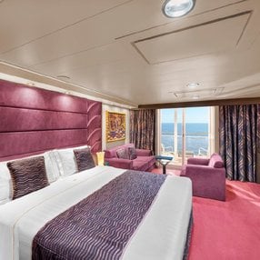 Kommen Sie an Bord der MSC Preziosa und entdecken Sie eine der 69 Kabinenkategorien auf insgesamt 14 Decks die für 4345 Passagiere Platz bieten. Wählen Sie Ihre Traumkabine und fühlen Sie sich auf Ihrer Kreuzfahrt an Bord der MSC Preziosa wie Zuhause!