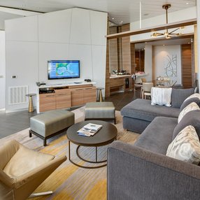 Kommen Sie an Bord der undefined und entdecken Sie eine der 393 Kabinenkategorien auf insgesamt 15 Decks die für 6780 Passagiere Platz bieten. Wählen Sie Ihre Traumkabine und fühlen Sie sich auf Ihrer Kreuzfahrt an Bord der undefined wie Zuhause!