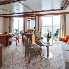 Kommen Sie an Bord der undefined und entdecken Sie eine der 23 Kabinenkategorien auf insgesamt 8 Decks die für 608 Passagiere Platz bieten. Wählen Sie Ihre Traumkabine und fühlen Sie sich auf Ihrer Kreuzfahrt an Bord der undefined wie Zuhause!