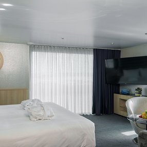 Kommen Sie an Bord der undefined und entdecken Sie eine der 14 Kabinenkategorien auf insgesamt 4 Decks die für 171 Passagiere Platz bieten. Wählen Sie Ihre Traumkabine und fühlen Sie sich auf Ihrer Kreuzfahrt an Bord der undefined wie Zuhause!