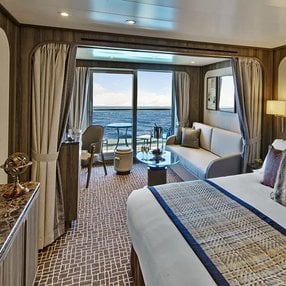 Kommen Sie an Bord der Seabourn Pursuit und entdecken Sie eine der 29 Kabinenkategorien auf insgesamt 8 Decks die für 264 Passagiere Platz bieten. Wählen Sie Ihre Traumkabine und fühlen Sie sich auf Ihrer Kreuzfahrt an Bord der Seabourn Pursuit wie Zuhause!