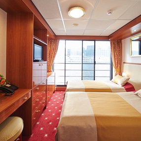 Kommen Sie an Bord der Elegant Lady und entdecken Sie eine der 5 Kabinenkategorien auf insgesamt 3 Decks die für 126 Passagiere Platz bieten. Wählen Sie Ihre Traumkabine und fühlen Sie sich auf Ihrer Kreuzfahrt an Bord der Elegant Lady wie Zuhause!