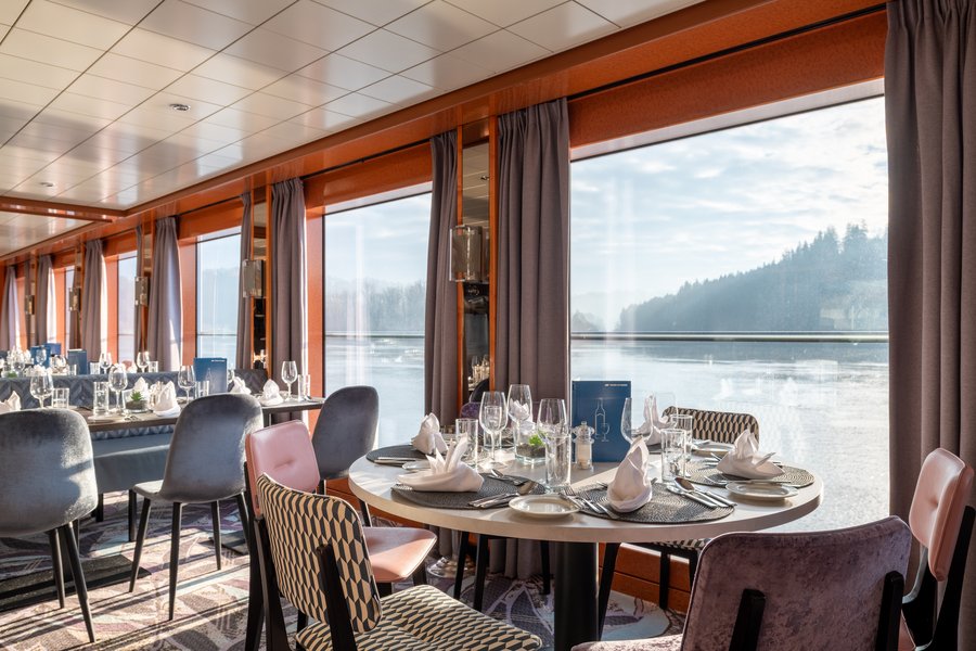 Donau vanaf Passau, Duitsland met de VIKTORIA