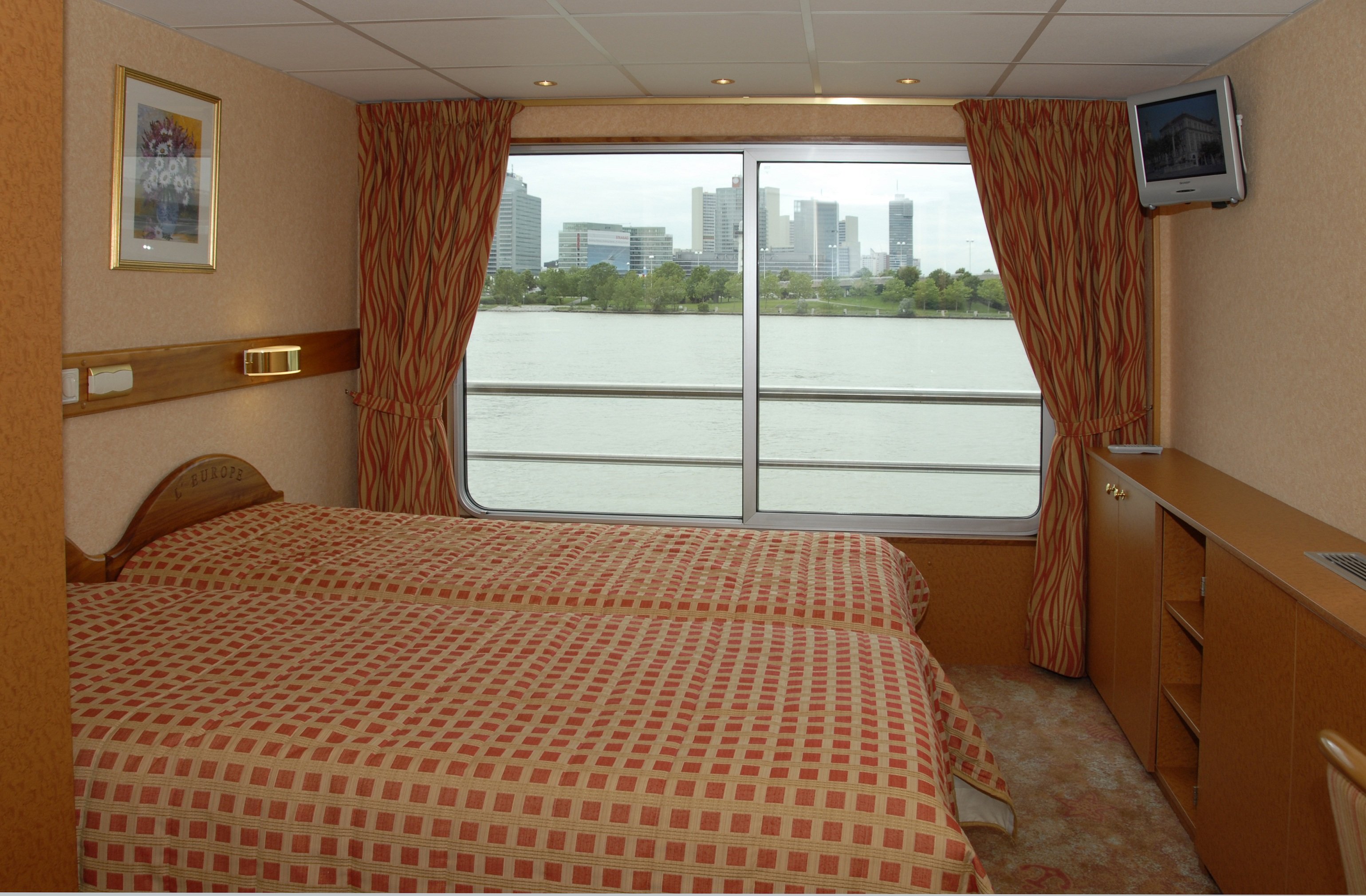 Outside Cabin MAIN DECK 1 DOUBLE BED CAT A