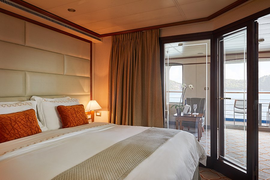 Medallion Suite (Kat. ME): 