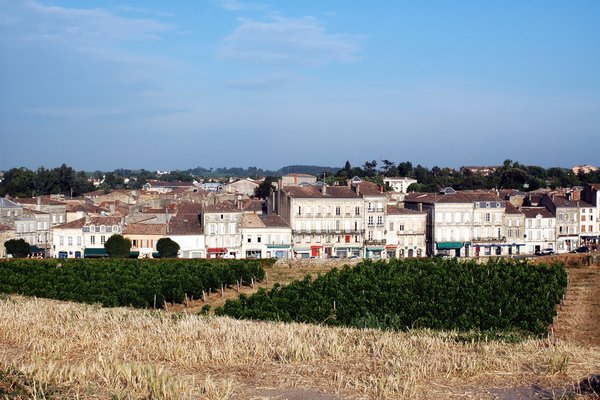 Garonne from Bordeaux, France with the AmaDolce