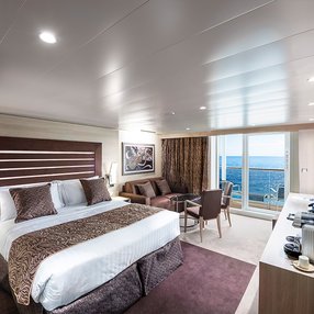 Kommen Sie an Bord der undefined und entdecken Sie eine der 85 Kabinenkategorien auf insgesamt 15 Decks die für 6334 Passagiere Platz bieten. Wählen Sie Ihre Traumkabine und fühlen Sie sich auf Ihrer Kreuzfahrt an Bord der undefined wie Zuhause!