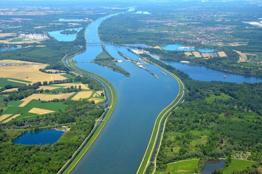 Rijn vanaf Düsseldorf, Duitsland met de Alena