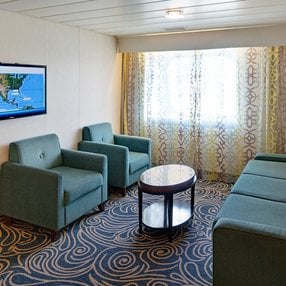 Kommen Sie an Bord der undefined und entdecken Sie eine der 62 Kabinenkategorien auf insgesamt 11 Decks die für 2416 Passagiere Platz bieten. Wählen Sie Ihre Traumkabine und fühlen Sie sich auf Ihrer Kreuzfahrt an Bord der undefined wie Zuhause!