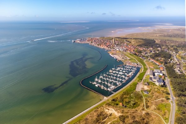 Benelux ab Bremerhaven, Deutschland auf der Artania