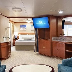 Kommen Sie an Bord der Island Princess und entdecken Sie eine der 115 Kabinenkategorien auf insgesamt 15 Decks die für 2200 Passagiere Platz bieten. Wählen Sie Ihre Traumkabine und fühlen Sie sich auf Ihrer Kreuzfahrt an Bord der Island Princess wie Zuhause!