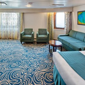 Kommen Sie an Bord der undefined und entdecken Sie eine der 60 Kabinenkategorien auf insgesamt 11 Decks die für 2416 Passagiere Platz bieten. Wählen Sie Ihre Traumkabine und fühlen Sie sich auf Ihrer Kreuzfahrt an Bord der undefined wie Zuhause!