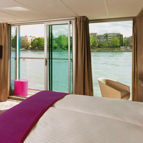 Kommen Sie an Bord der Amadeus Silver II und entdecken Sie eine der 6 Kabinenkategorien auf insgesamt 4 Decks die für 168 Passagiere Platz bieten. Wählen Sie Ihre Traumkabine und fühlen Sie sich auf Ihrer Kreuzfahrt an Bord der Amadeus Silver II wie Zuhause!