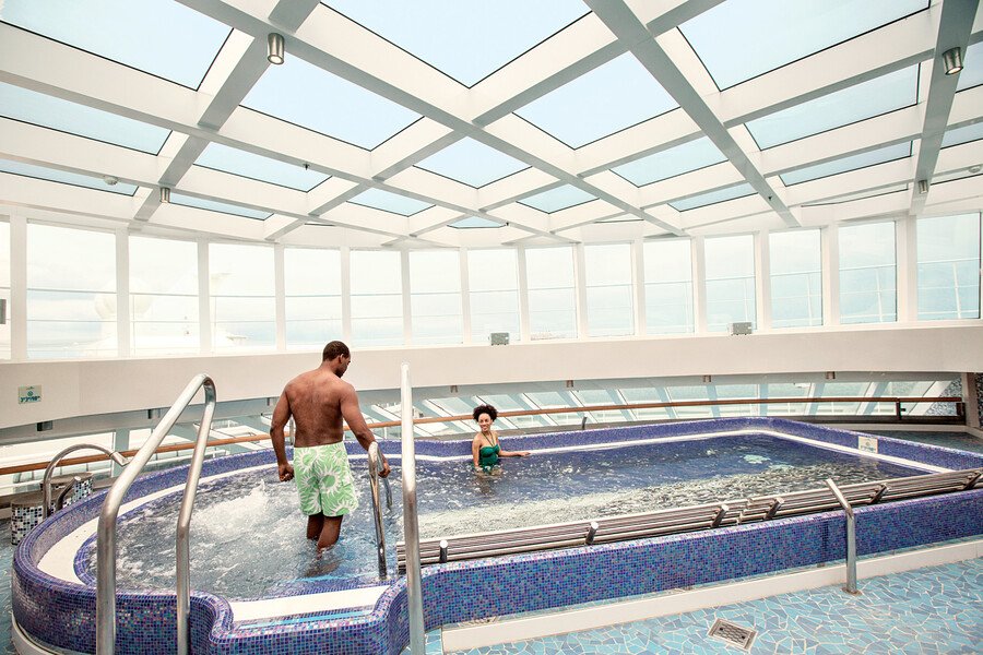 Carnival Breeze