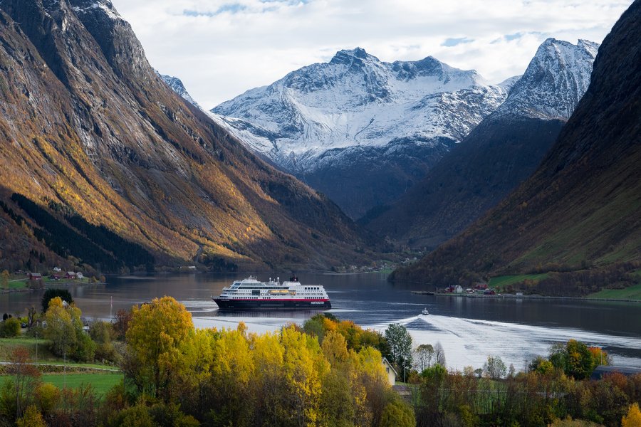 MS Trollfjord