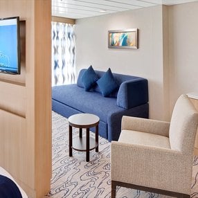 Kommen Sie an Bord der undefined und entdecken Sie eine der 97 Kabinenkategorien auf insgesamt 14 Decks die für 4269 Passagiere Platz bieten. Wählen Sie Ihre Traumkabine und fühlen Sie sich auf Ihrer Kreuzfahrt an Bord der undefined wie Zuhause!