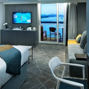 Kommen Sie an Bord der Celebrity Flora und entdecken Sie eine der 11 Kabinenkategorien auf insgesamt 6 Decks die für 100 Passagiere Platz bieten. Wählen Sie Ihre Traumkabine und fühlen Sie sich auf Ihrer Kreuzfahrt an Bord der Celebrity Flora wie Zuhause!