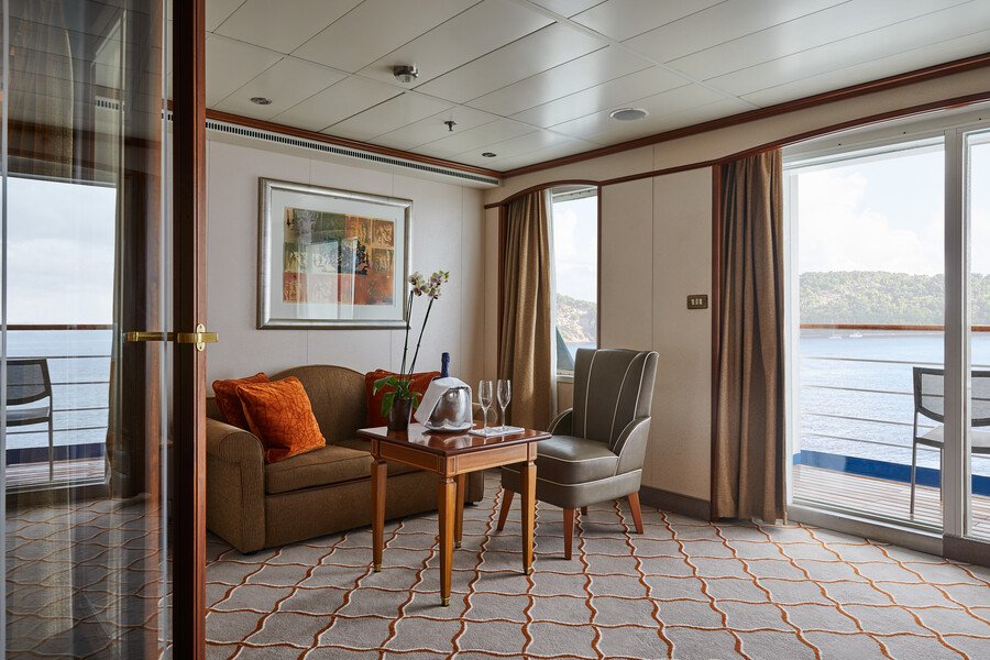 Medallion Suite (Kat. ME): 
