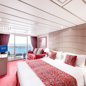Kommen Sie an Bord der undefined und entdecken Sie eine der 25 Kabinenkategorien auf insgesamt 9 Decks die für 2579 Passagiere Platz bieten. Wählen Sie Ihre Traumkabine und fühlen Sie sich auf Ihrer Kreuzfahrt an Bord der undefined wie Zuhause!
