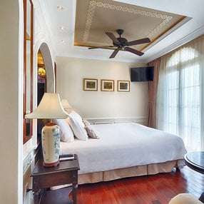 Kommen Sie an Bord der MEKONG NAVIGATOR und entdecken Sie eine der 3 Kabinenkategorien auf insgesamt 4 Decks die für 68 Passagiere Platz bieten. Wählen Sie Ihre Traumkabine und fühlen Sie sich auf Ihrer Kreuzfahrt an Bord der MEKONG NAVIGATOR wie Zuhause!