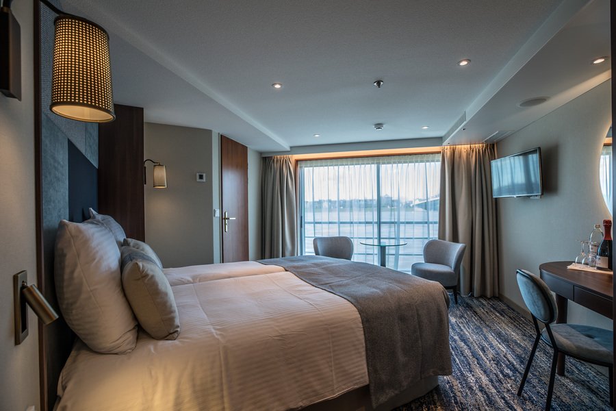 Rhein ab Düsseldorf, Deutschland auf der VIVA TIARA