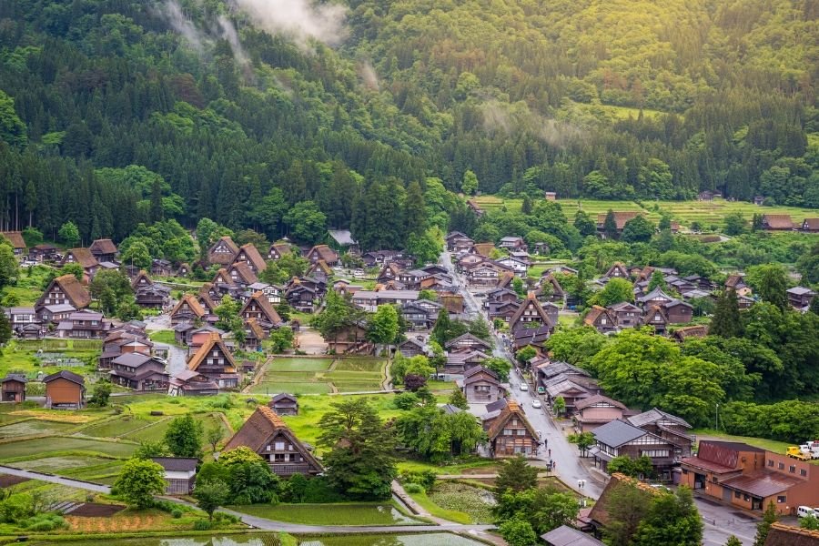 Whispers of Japan to Sapphire Seas - with Snow Monkeys