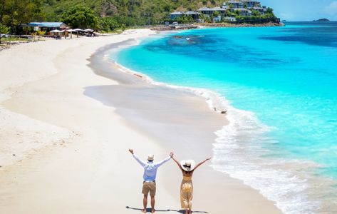 Karibik-Kreuzfahrt mit Flug: Dem Alltag davonfliegen & im Paradies ankommen