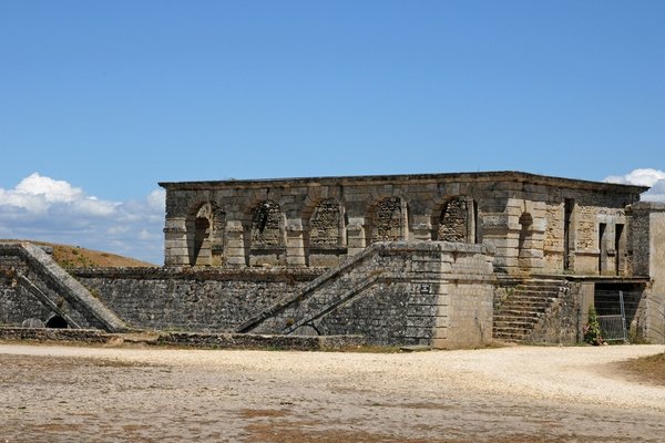 Garonne from Bordeaux, France with the AmaDolce